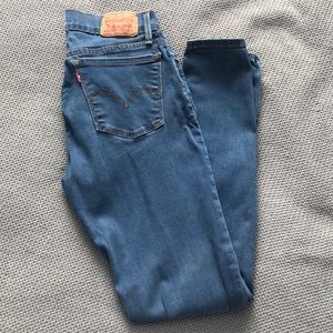 Levi skinny jeans